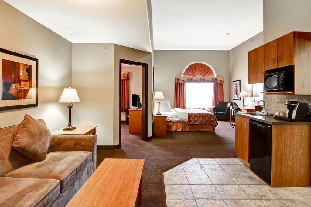 Two-Bedroom King Suite