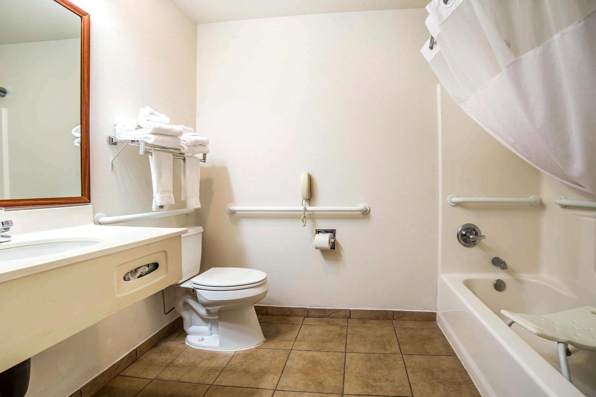 Queen Room with Two Queen Beds - Accessible/Non-Smoking