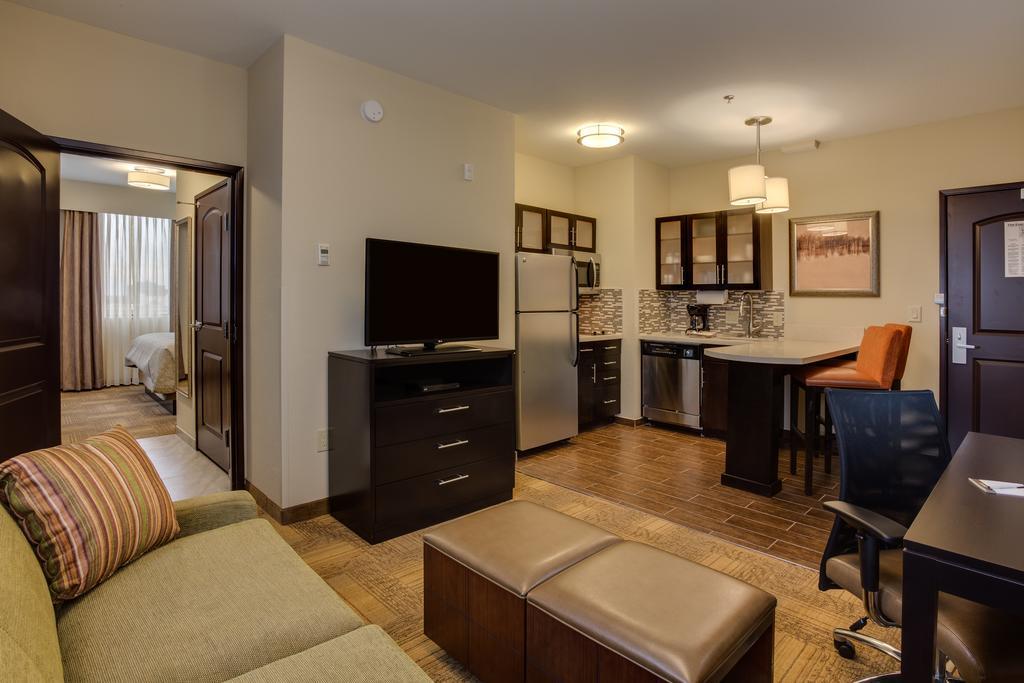 One-Bedroom King Suite with Hearing Accessible