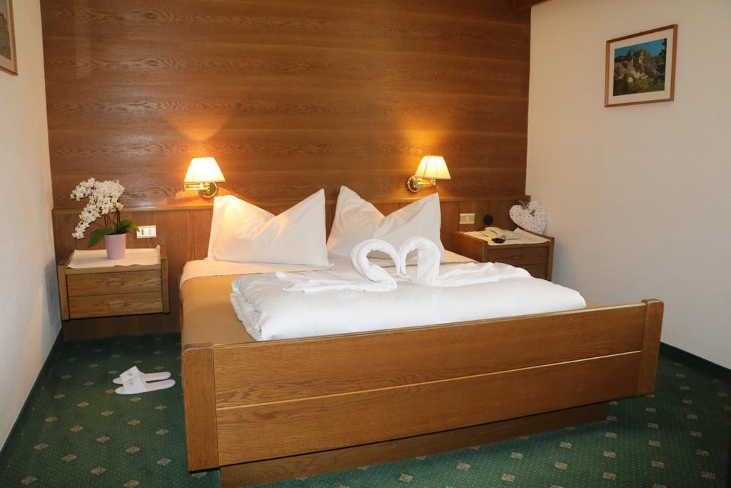 Basic Double Room,640750353:JPEG