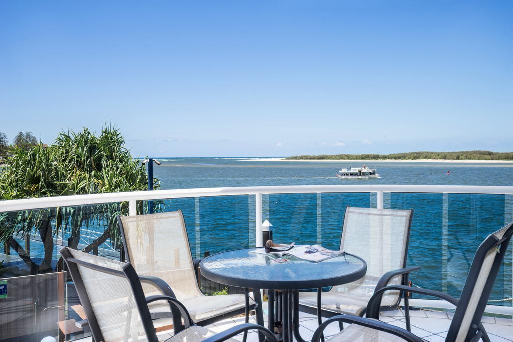 Deluxe Two Bedroom Apartment with Ocean View