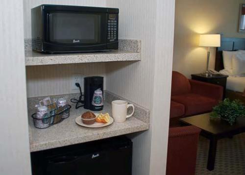King Suite - Non-Smoking