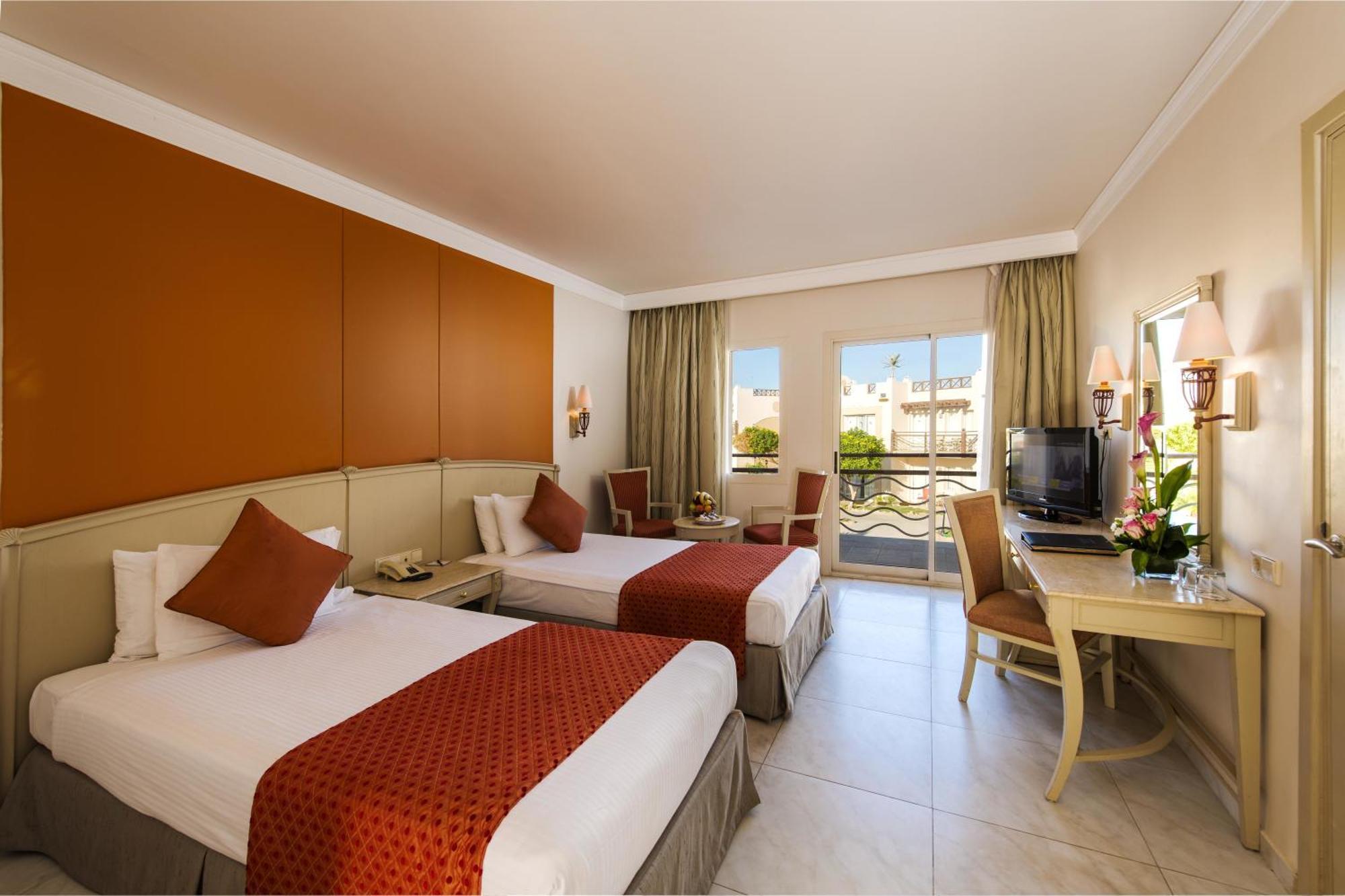 Standard Room with Garden View