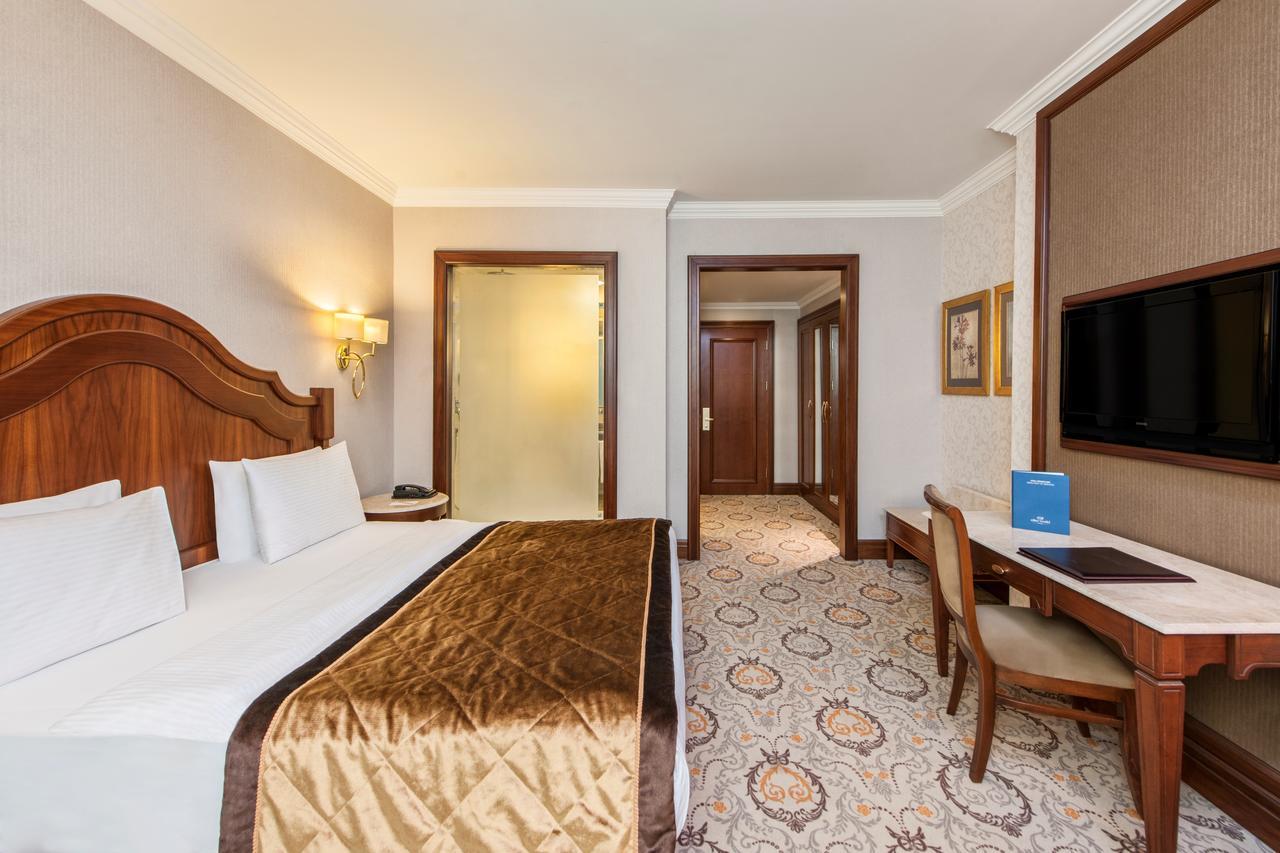 Superior Room with Queen Size Bed