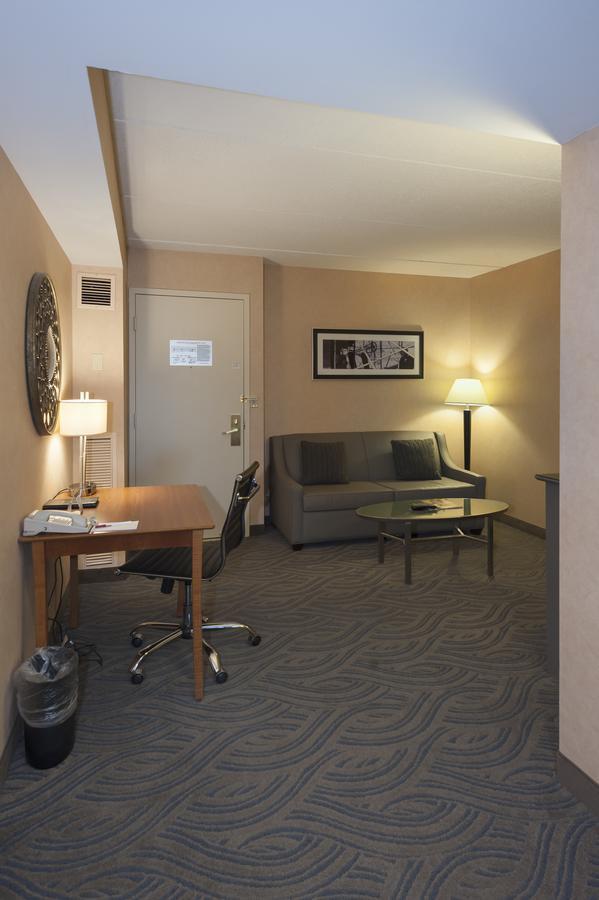 Junior King Suite