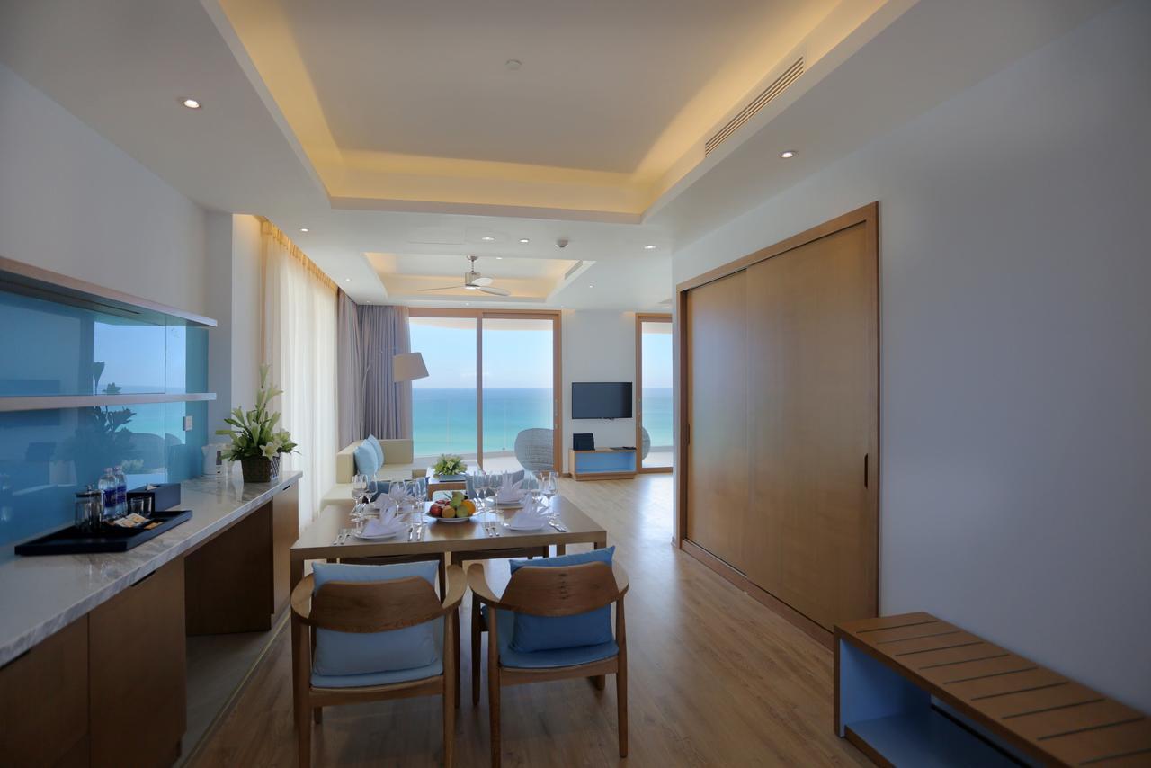 Studio Deluxe King Ocean View
