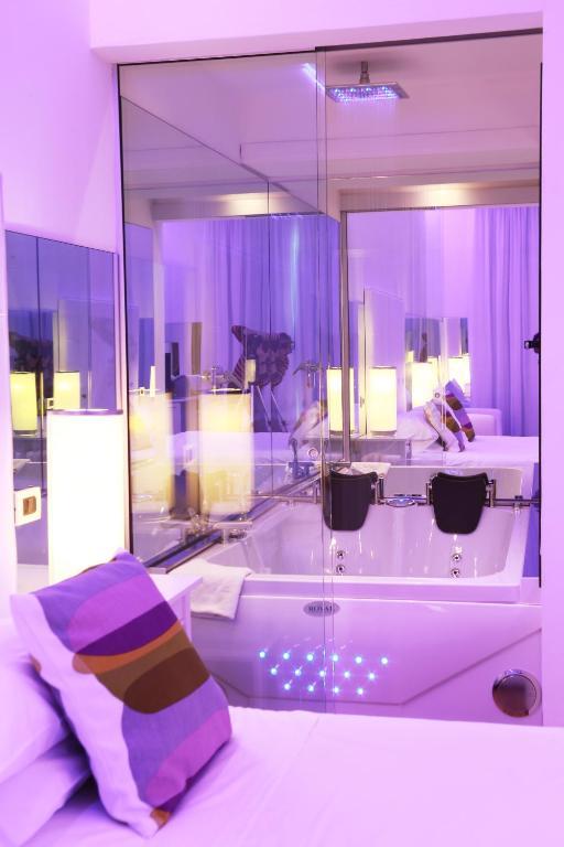 Junior Suite with Spa Bath