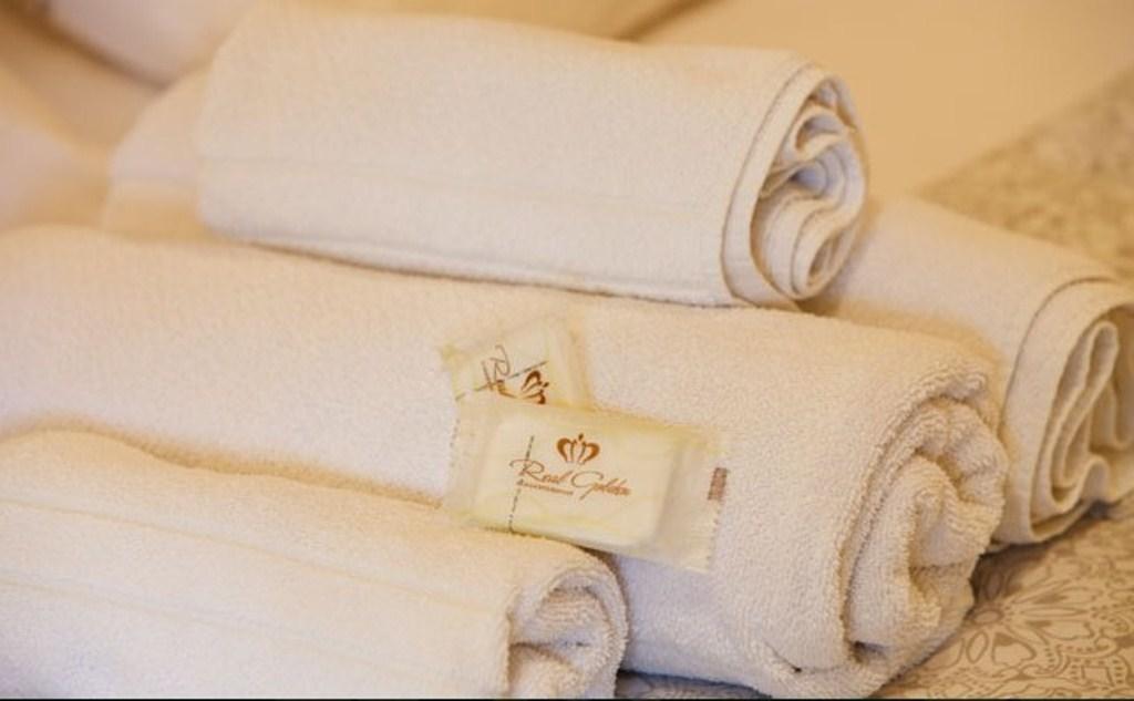 Quarto com Cama Queen-size e Banheira de Hidromassagem