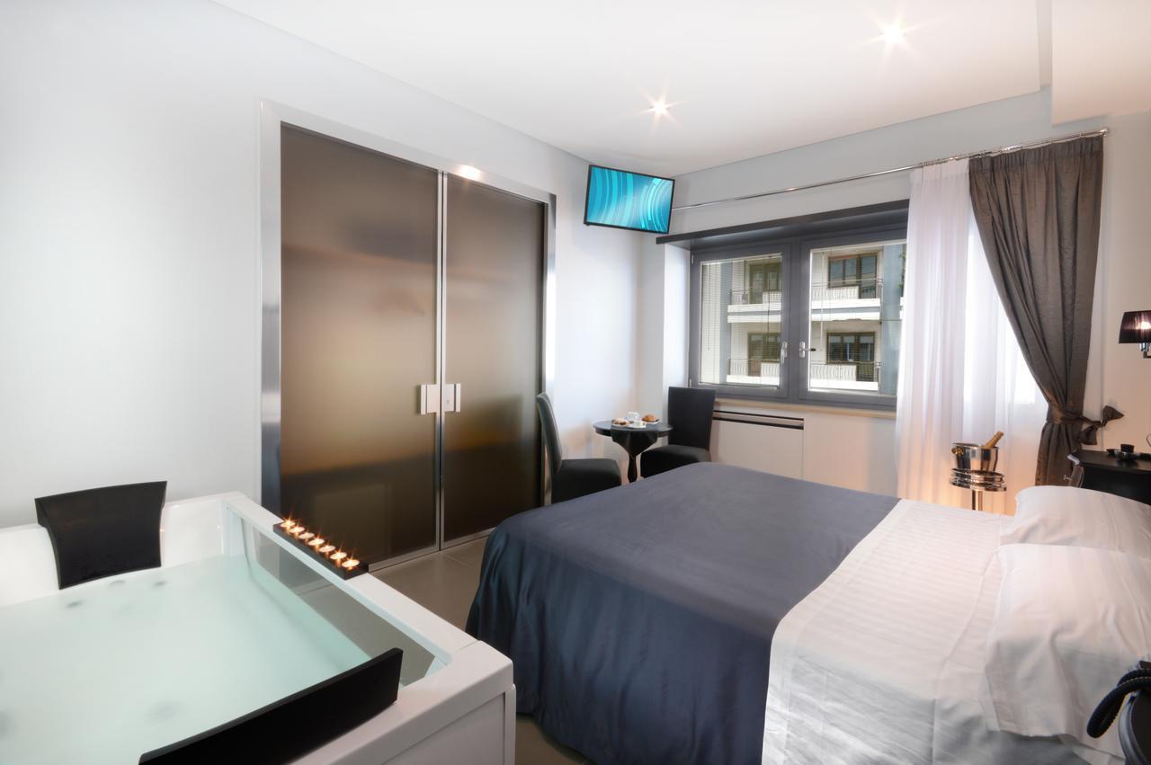 Suite Spa Bath,535792674:JPEG