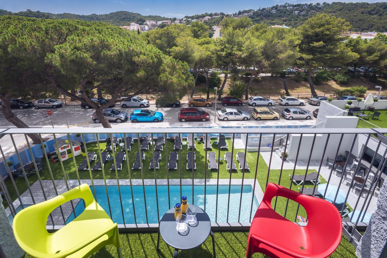 Double or Twin Room with Pool View (2 Adults + 1 Child)