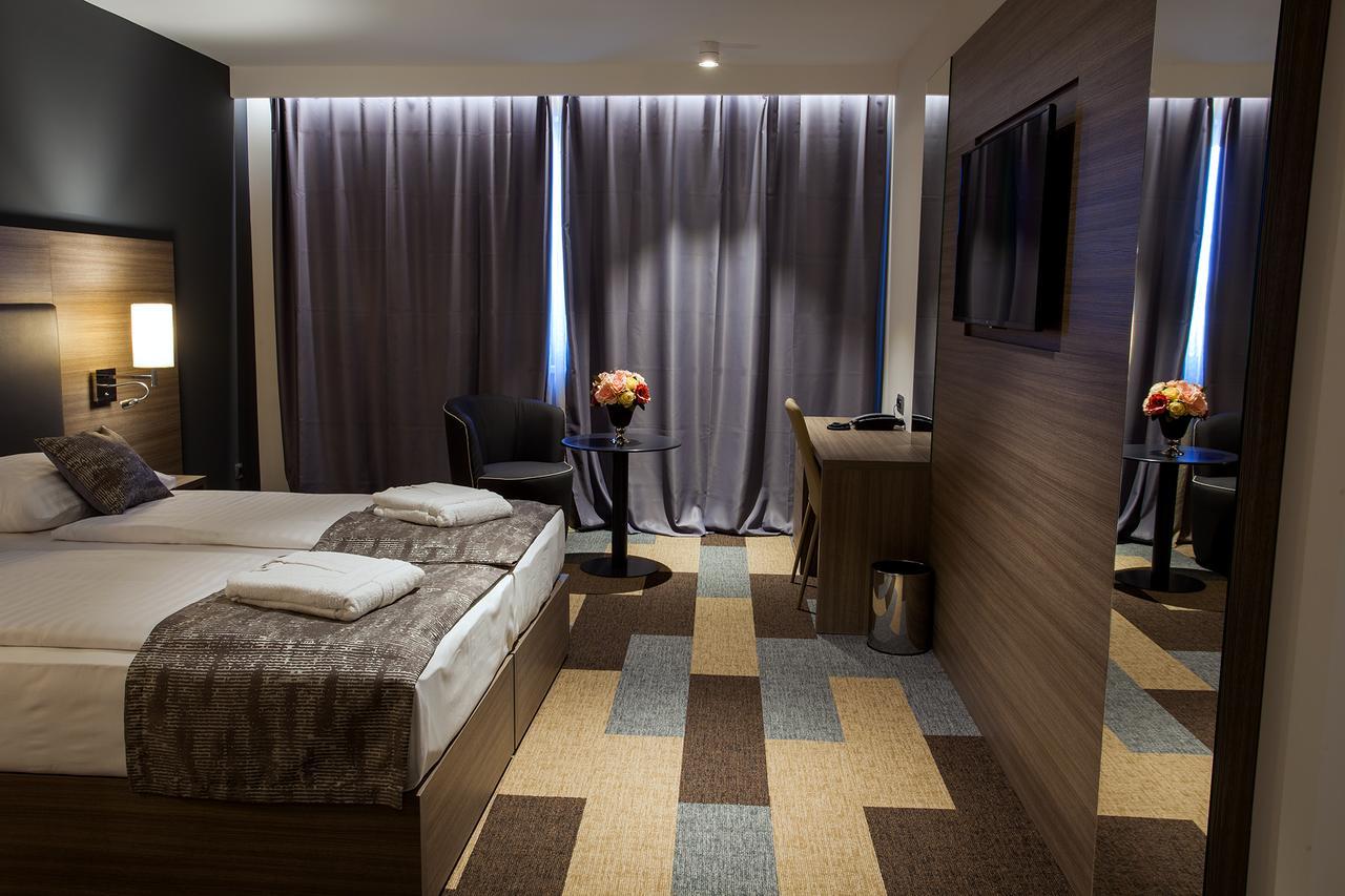Deluxe Single Room