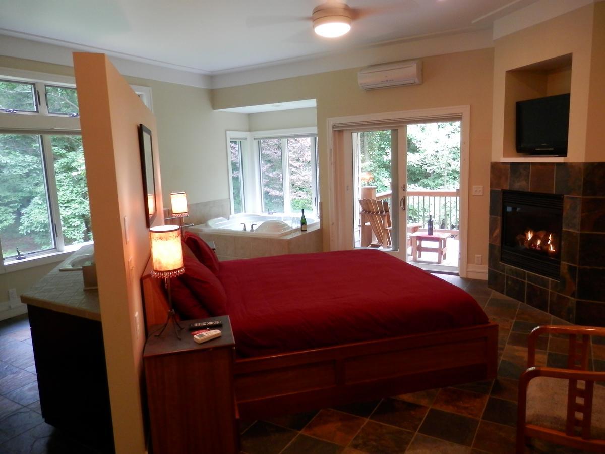 King Suite with Spa Bath - Honeymoon Suite