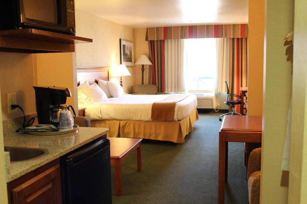 King Suite with Sofa Bed