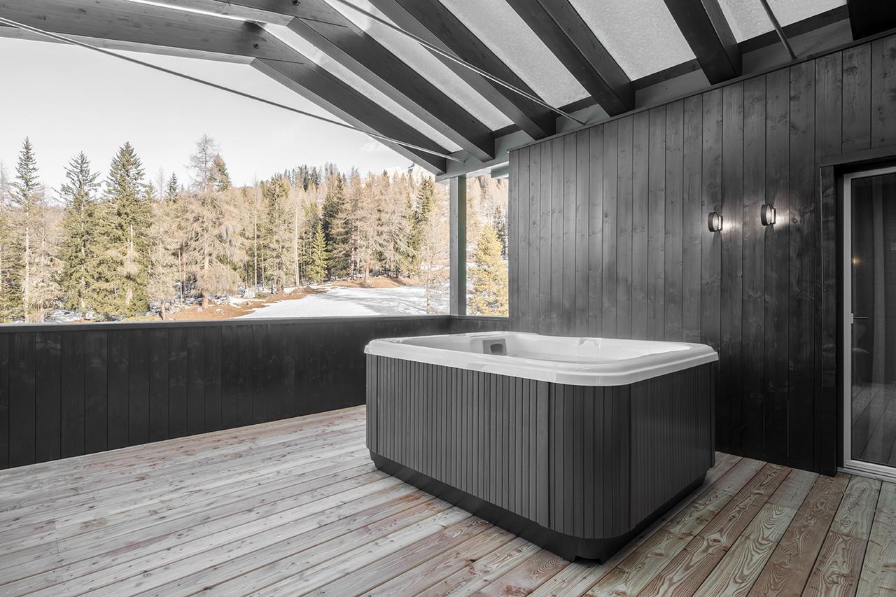 Deluxe Suite with Spa Bath