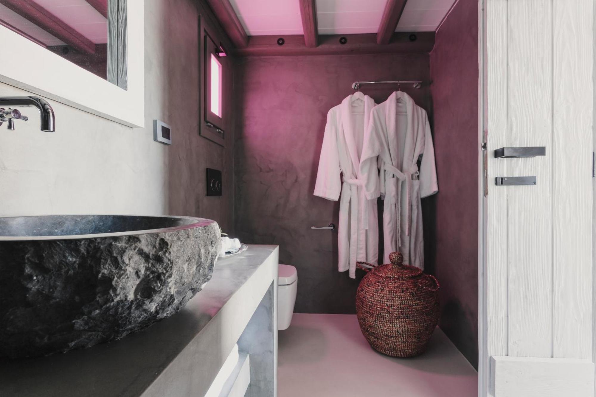 Loft Suite With Sharing Pool
