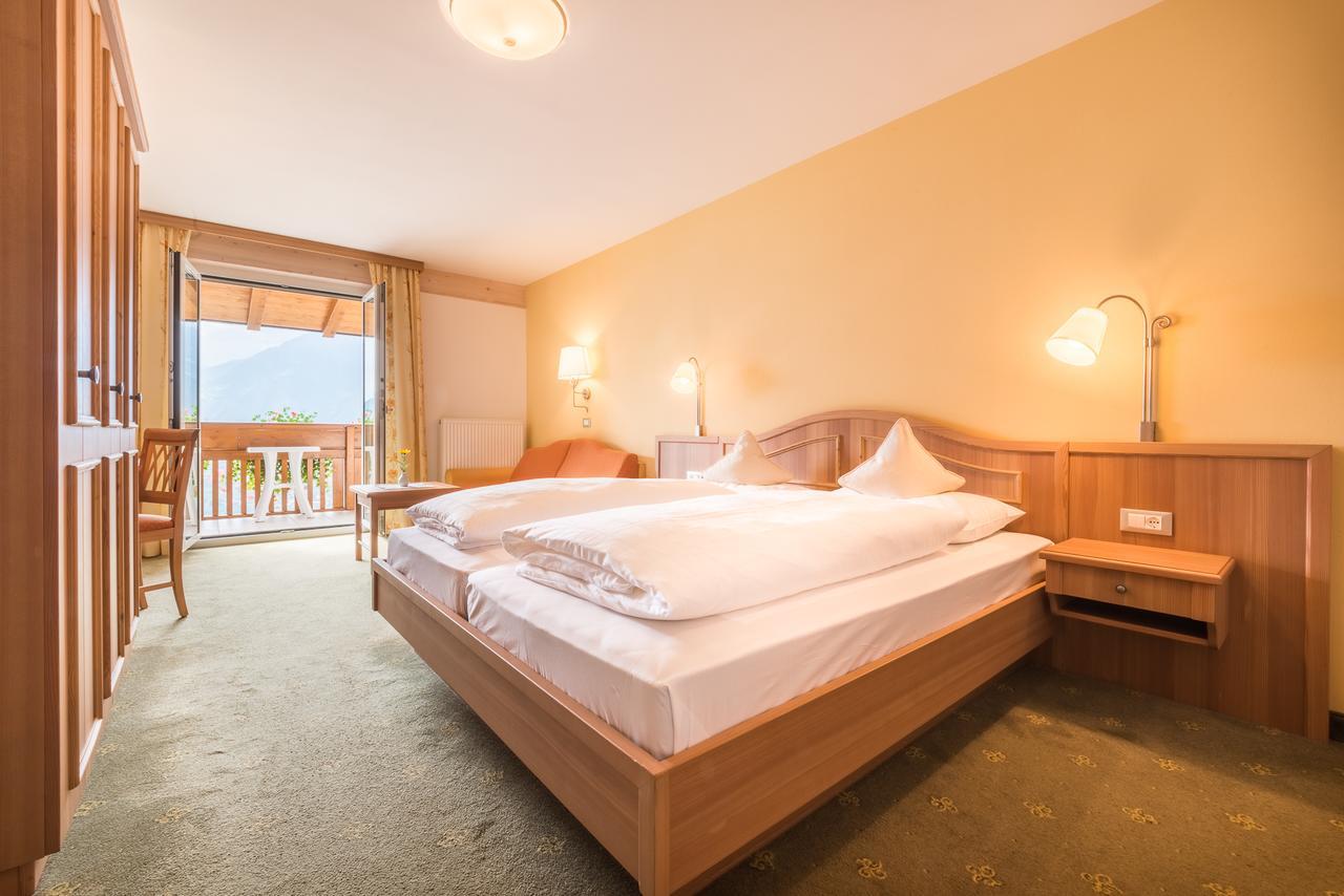 Doppelzimmer mit Balkon