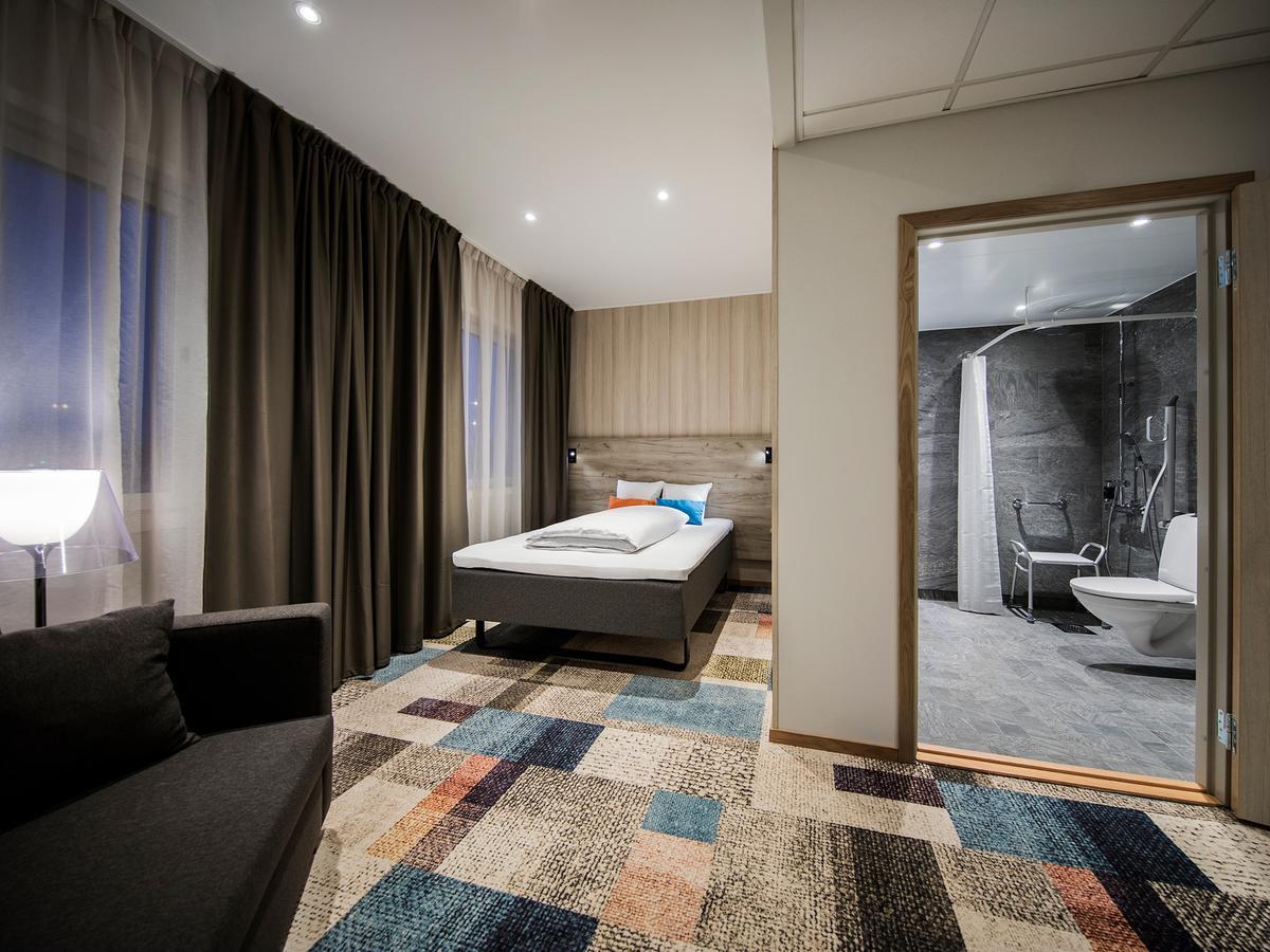 Habitación adaptada para personas con movilidad reducida - Cama grande