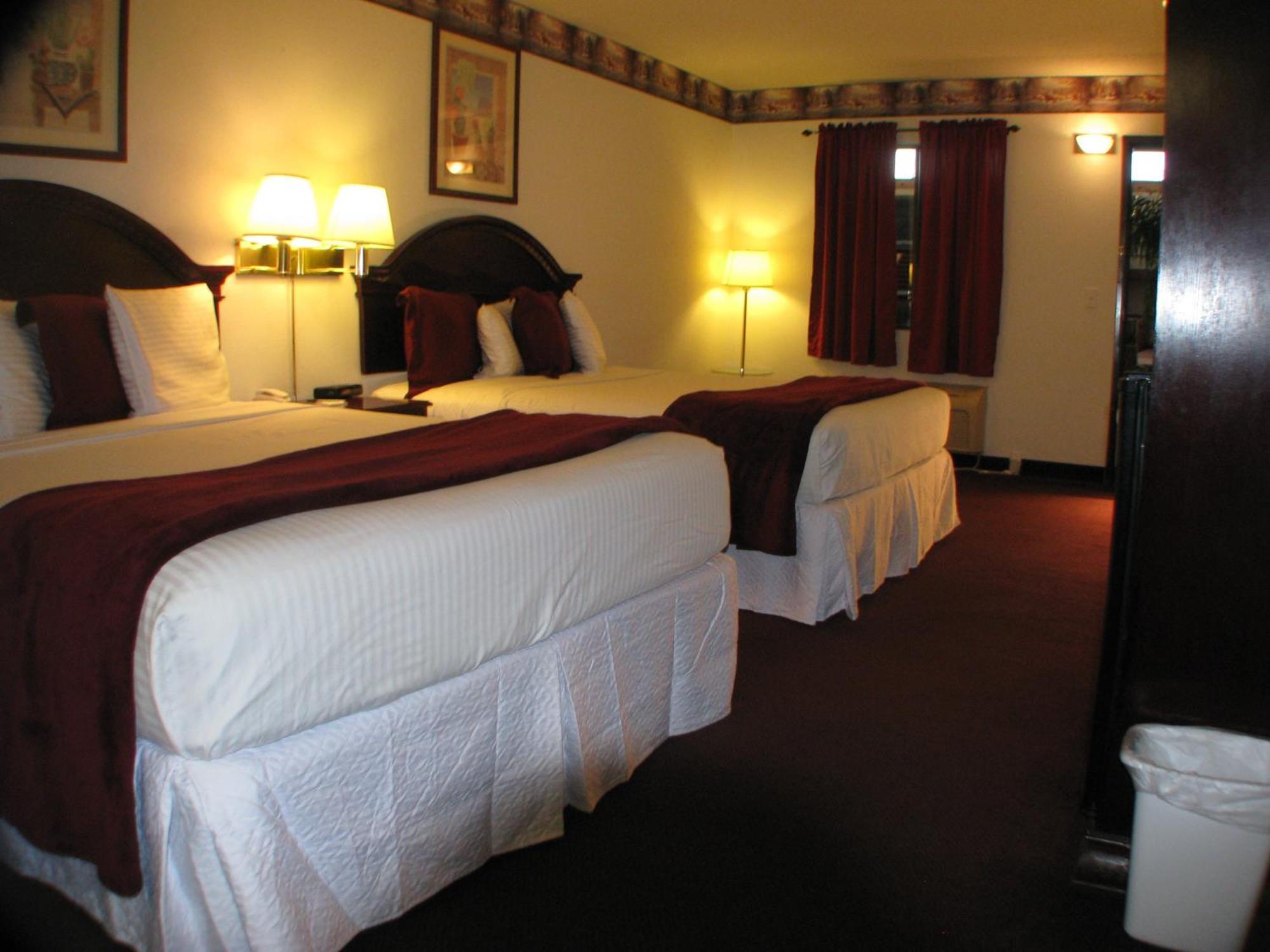 Deluxe Double Room (2 Adults + 1 Child)