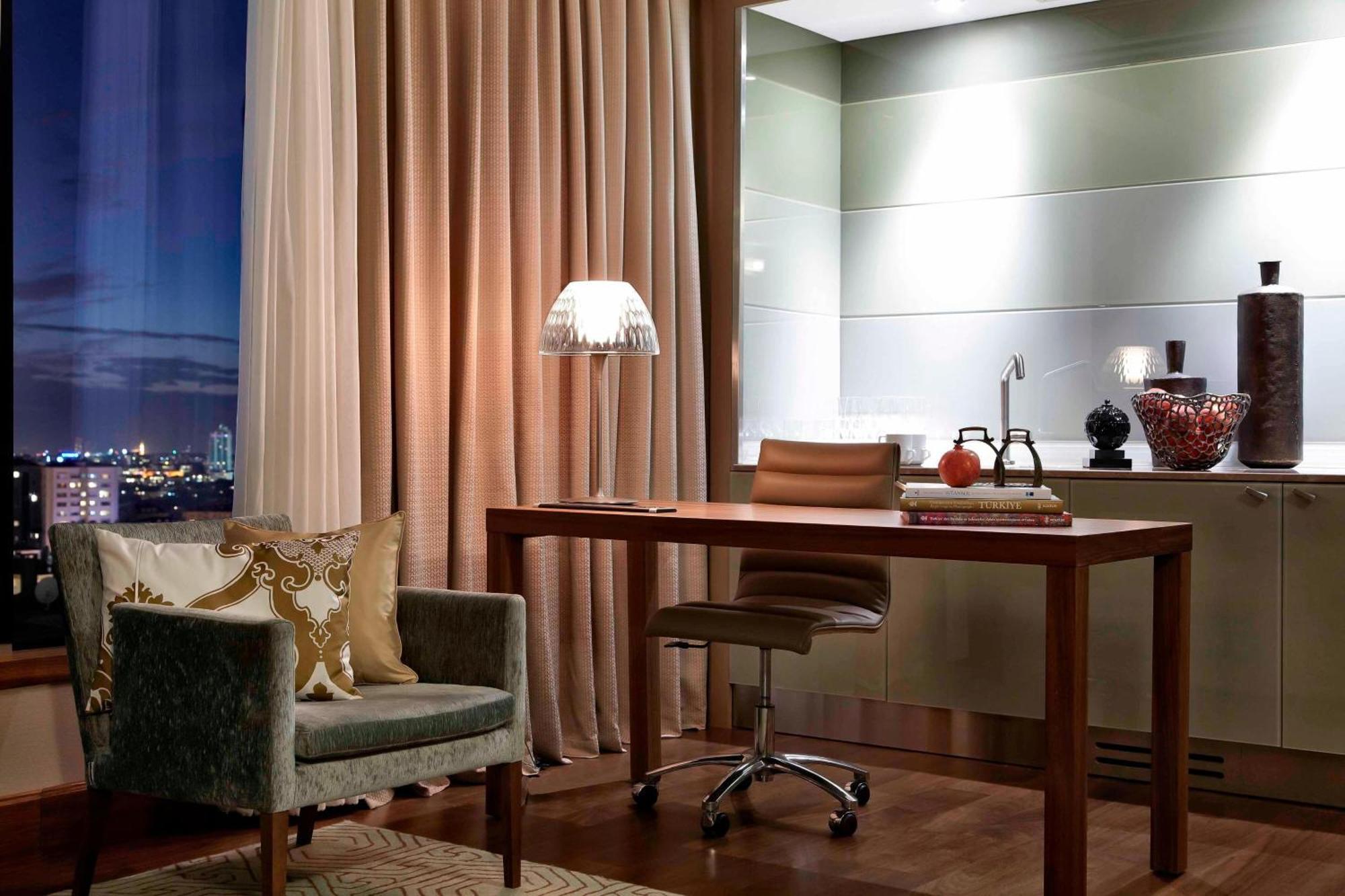 Junior Suite mit Blick auf den Bosporus und Zugang zur Lounge