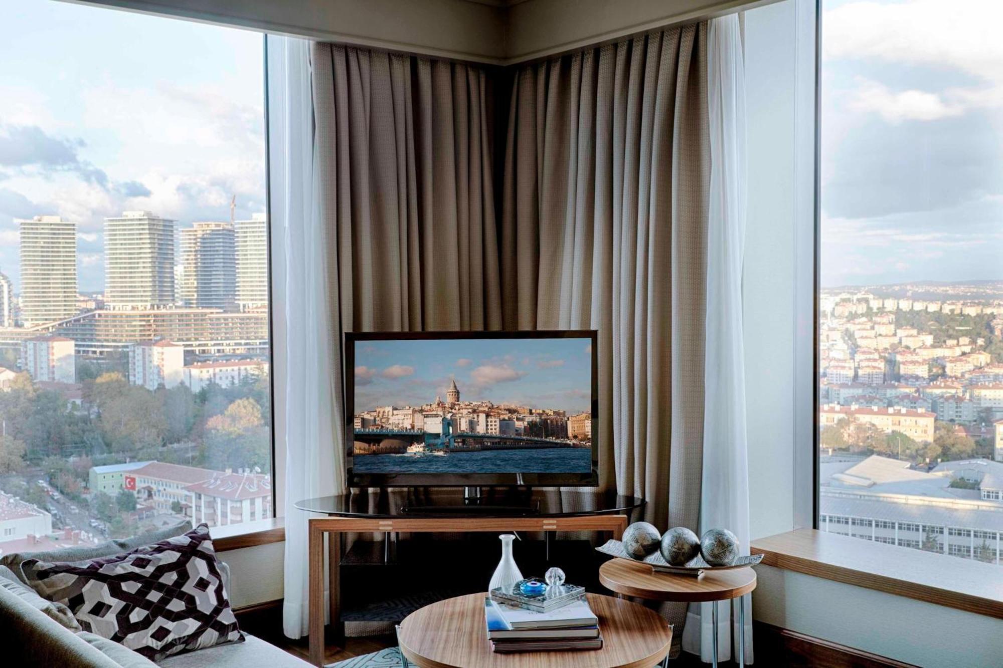 Ecksuite mit Stadtblick und Zugang zur Lounge
