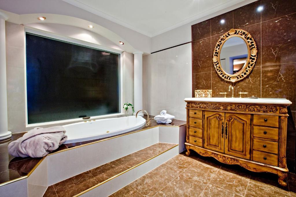 One-Bedroom Apartment with Private Pool