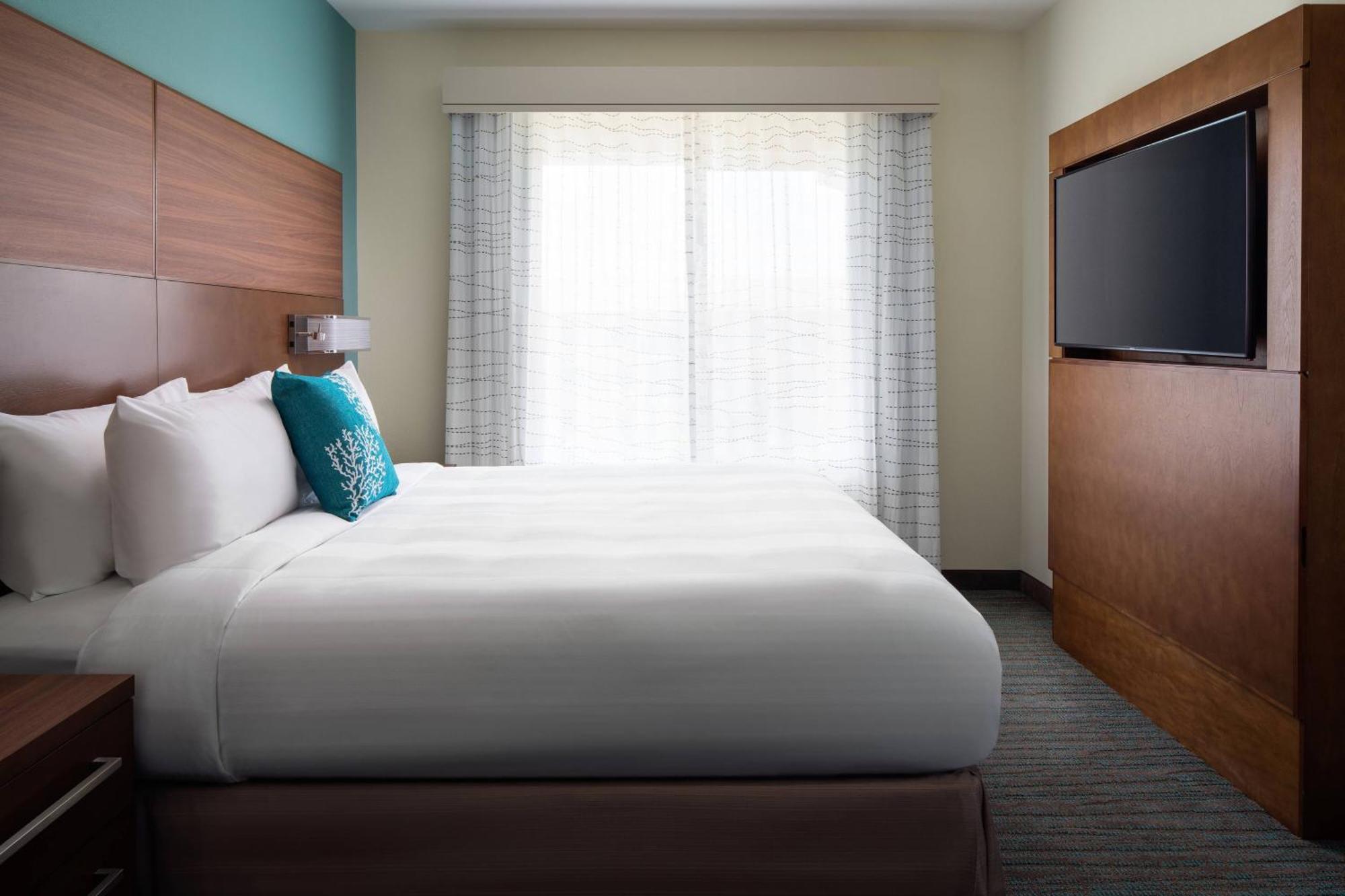 One-Bedroom King Suite
