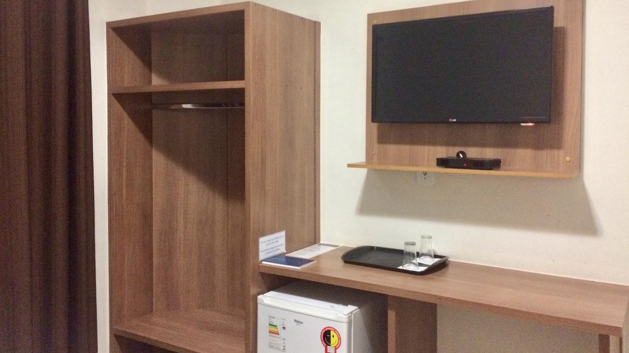 Twin Room,584950140:JPEG