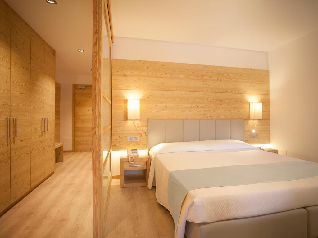 Suite with Whirlpool
