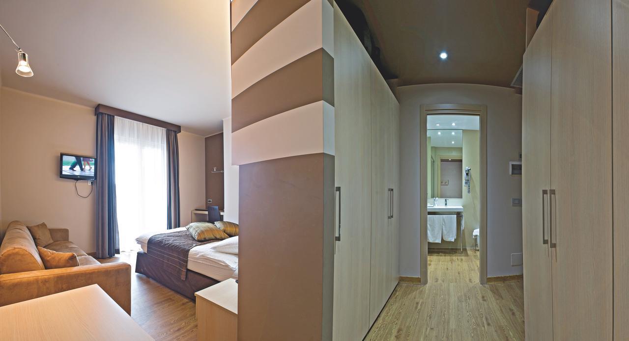 Triple Room with Sea View
