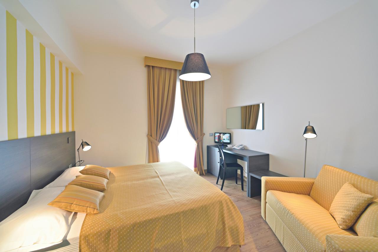 Double or Twin Room with Mountain View