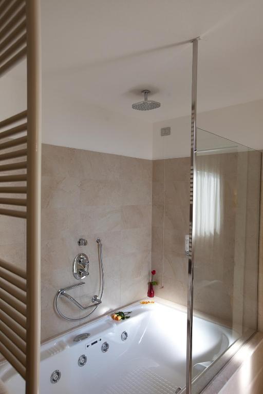 Quadruple Room,1742661130:JPEG