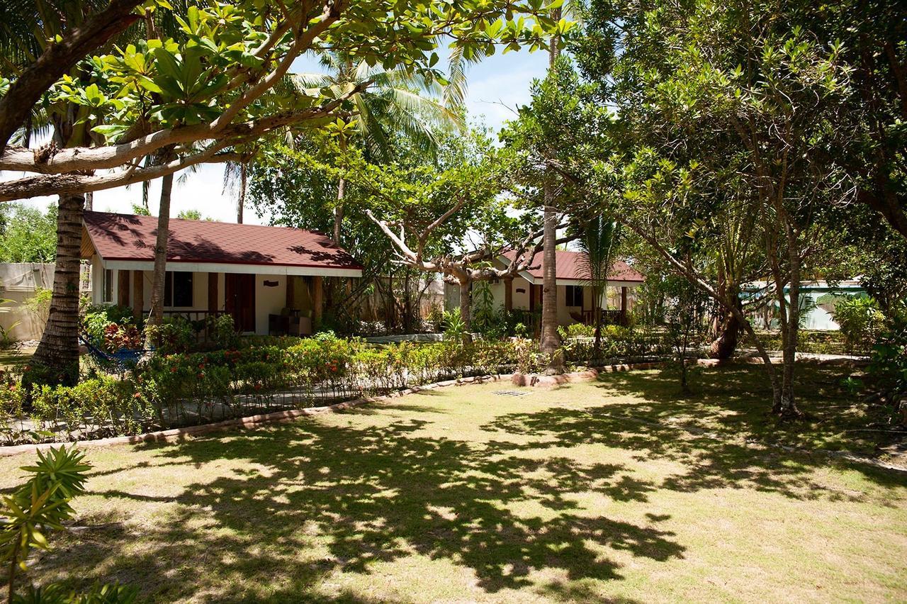 Bungalow with Garden View