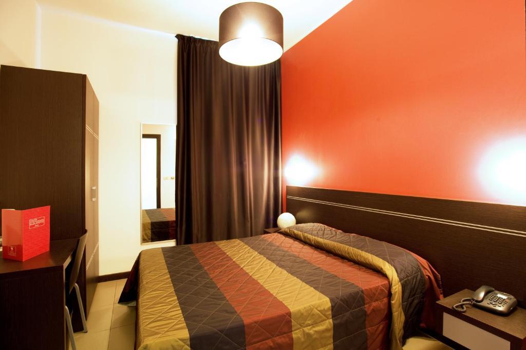Economy Double or Twin Room Ground Floor,698877333:JPEG