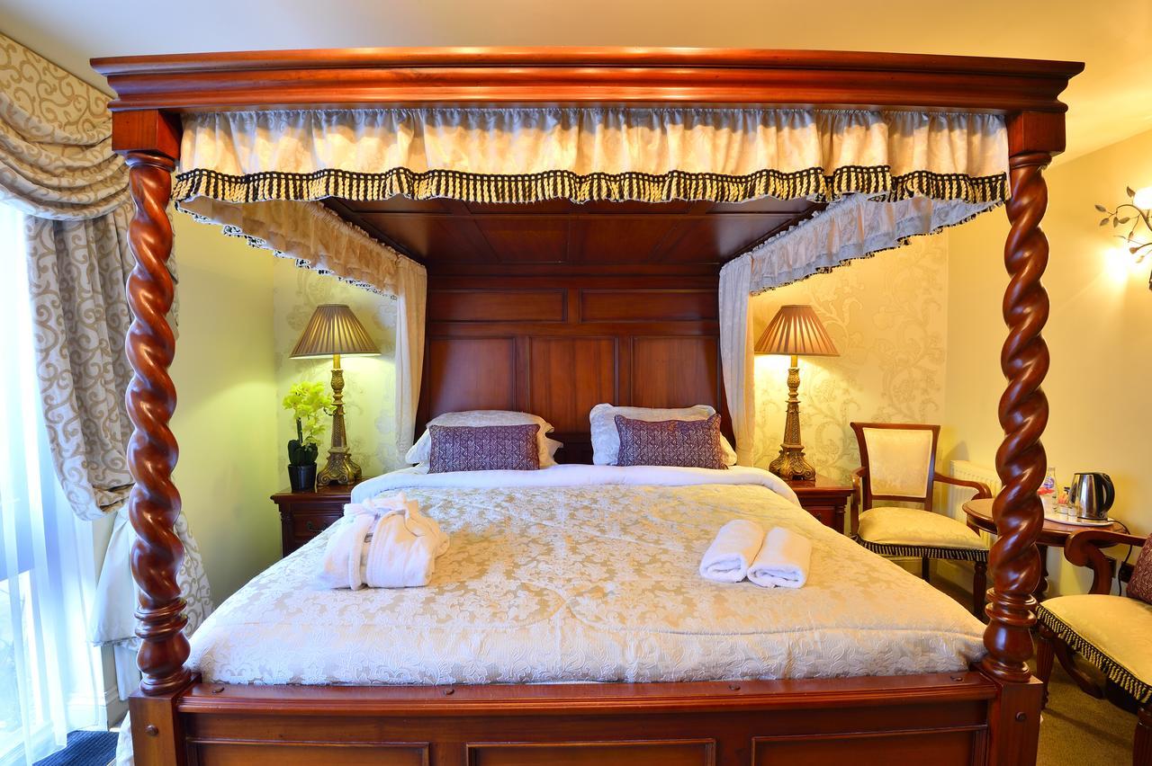 Four Poster Bedroom