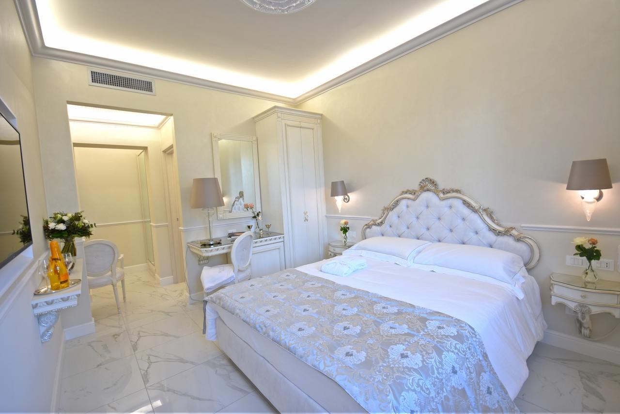 Deluxe Double Room with Spa Access