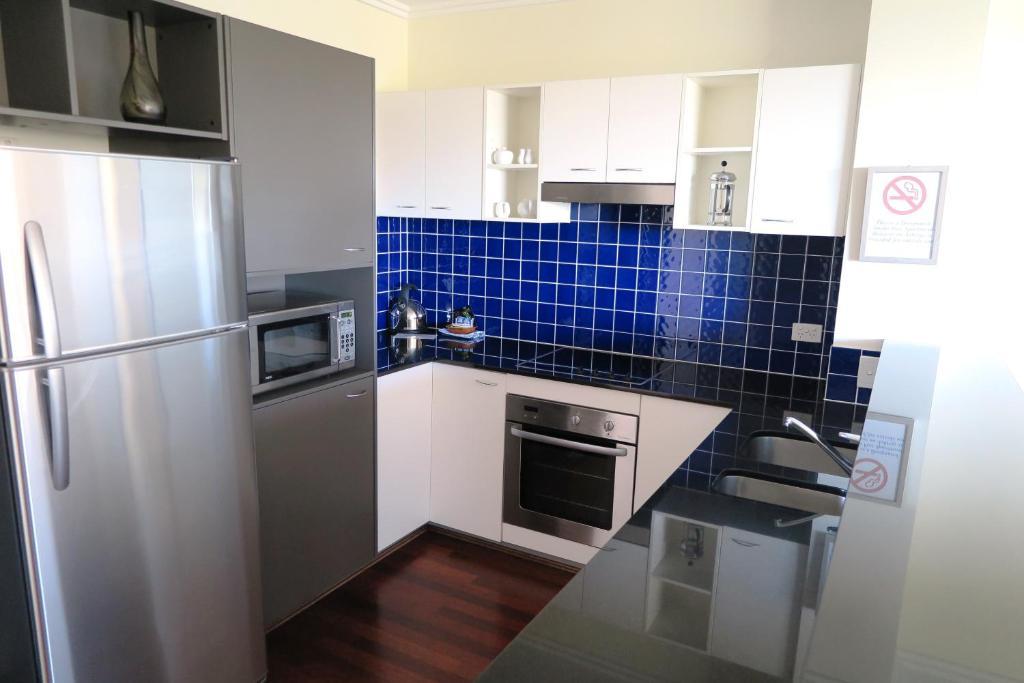 Deluxe One-Bedroom Apartment