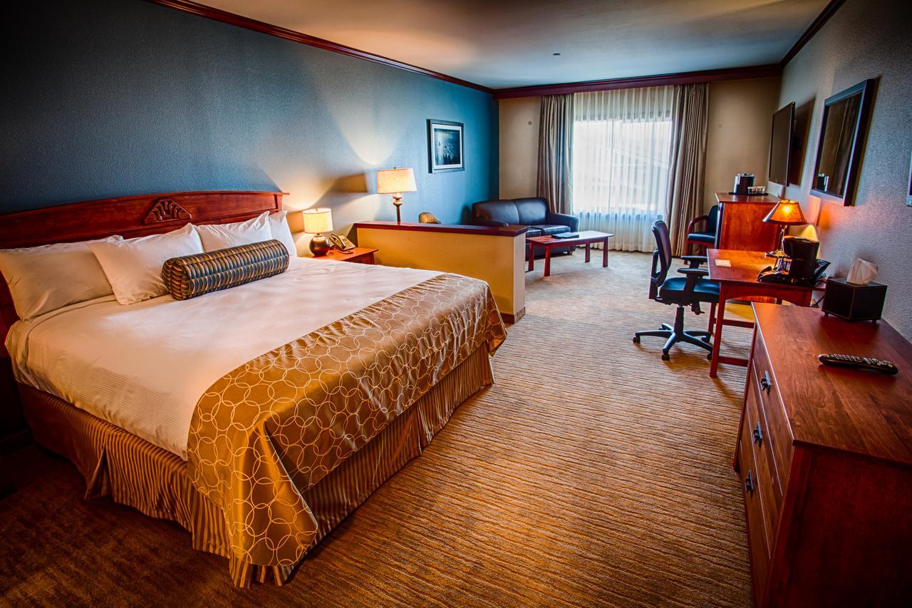 Junior Suite with King Bed and Hill View