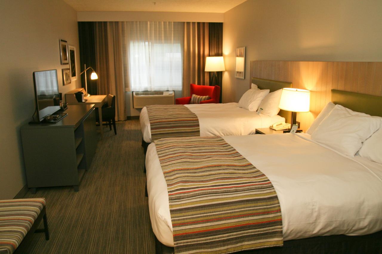 Queen Room with Two Queen Beds - Non-Smoking