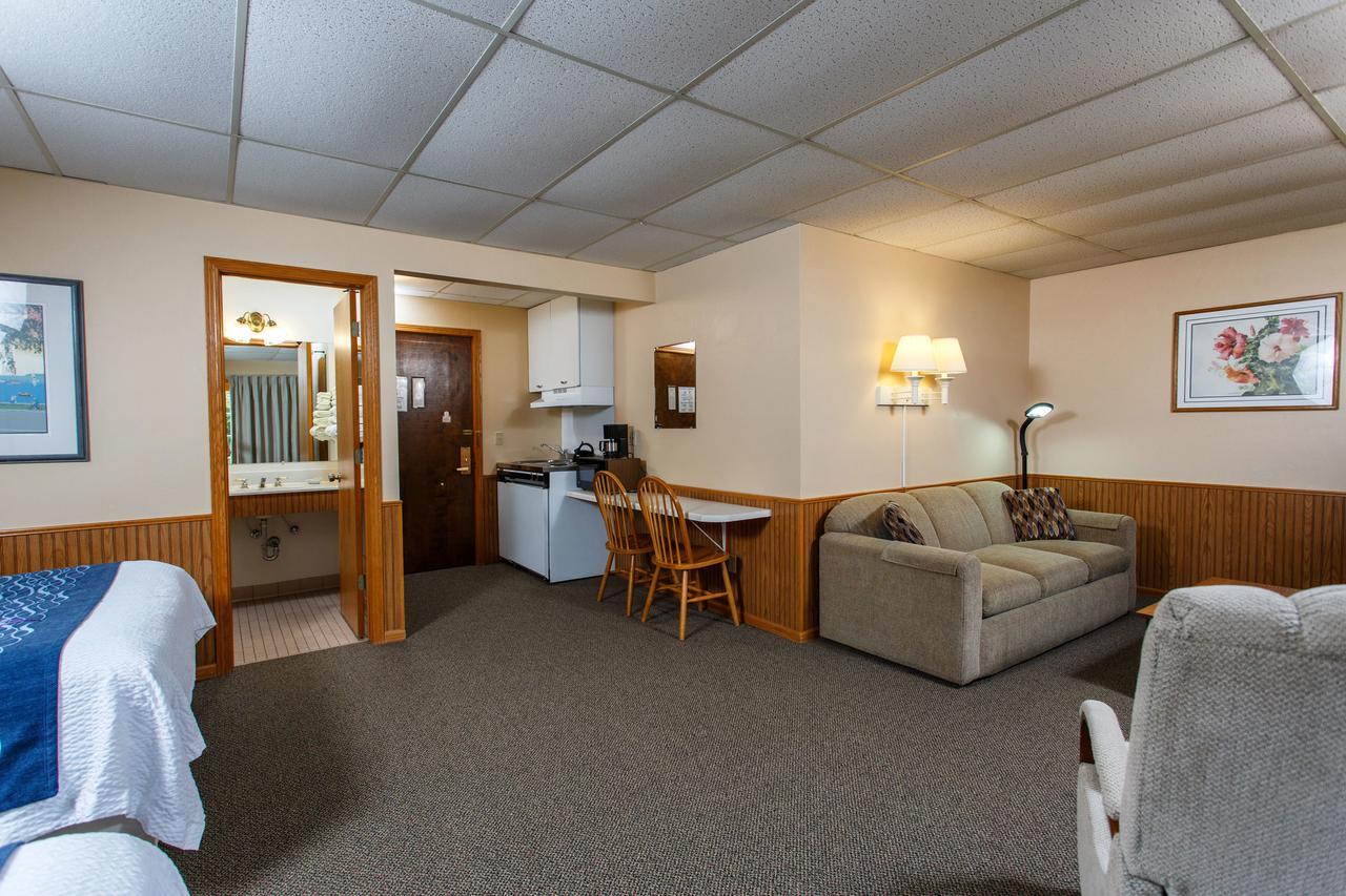 Deluxe Family Room