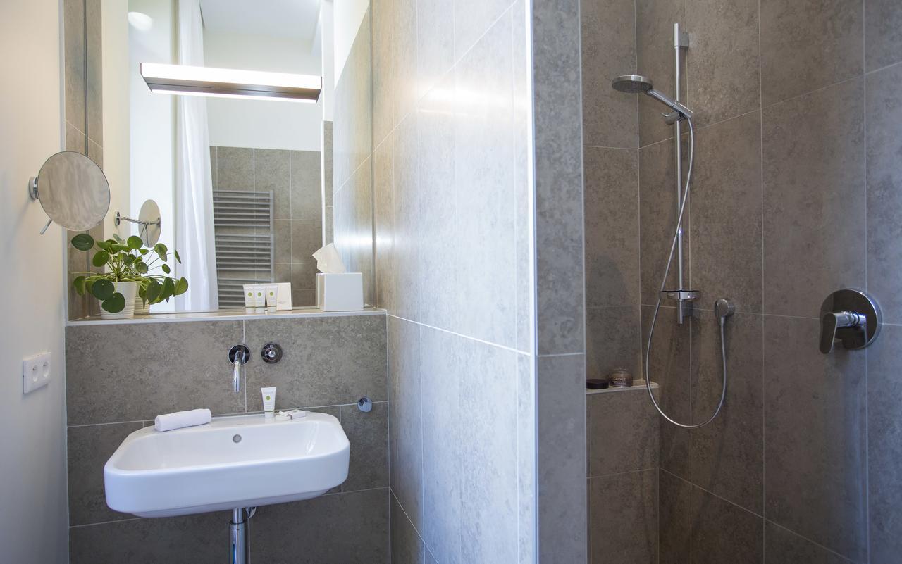 Classic Double or Twin Room Spa Access,649725885:JPEG