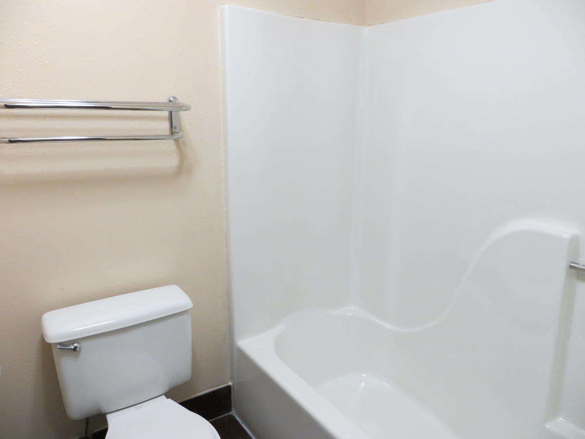 Single Queen Room,1232973911:JPEG