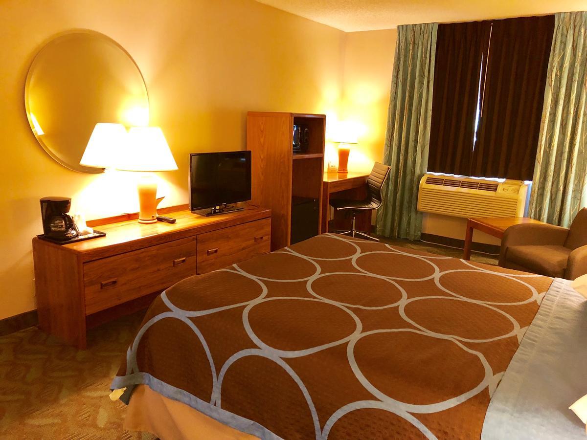 Queen Room - Mobility Access/Non-Smoking
