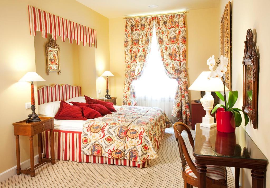 Suite with Spa Access