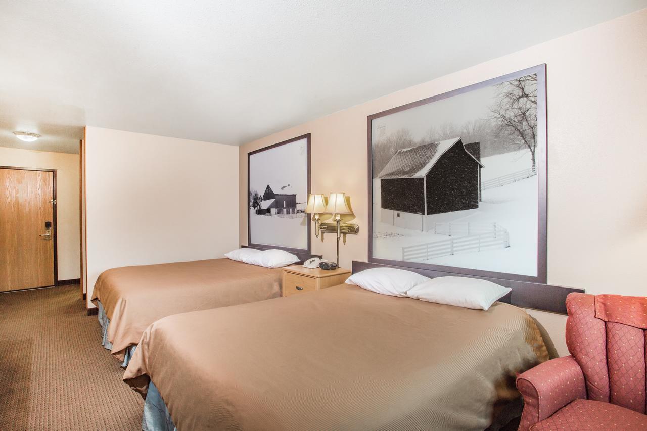 Queen Room with Two Queen Beds - Disability Access/Non-Smoking