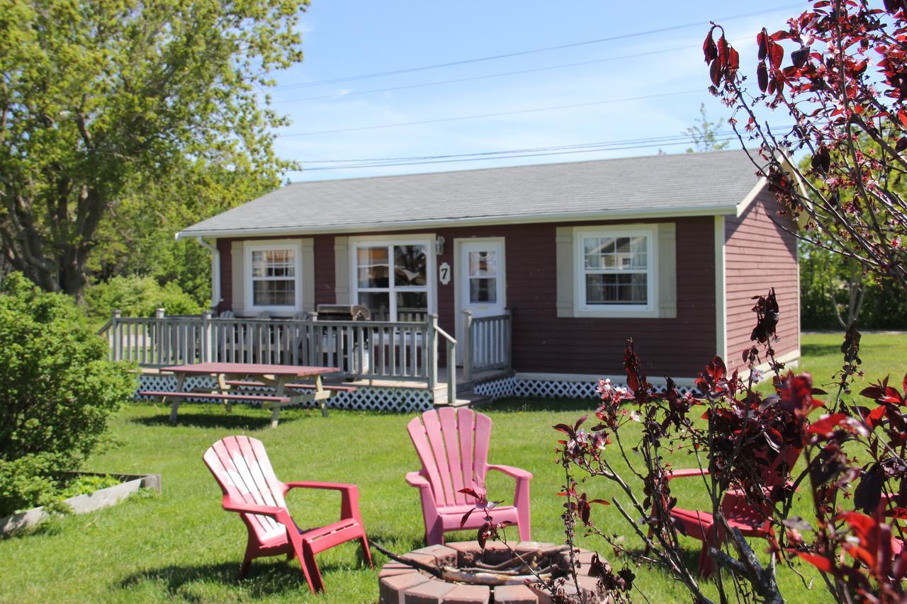Deluxe Three-Bedroom Cottage