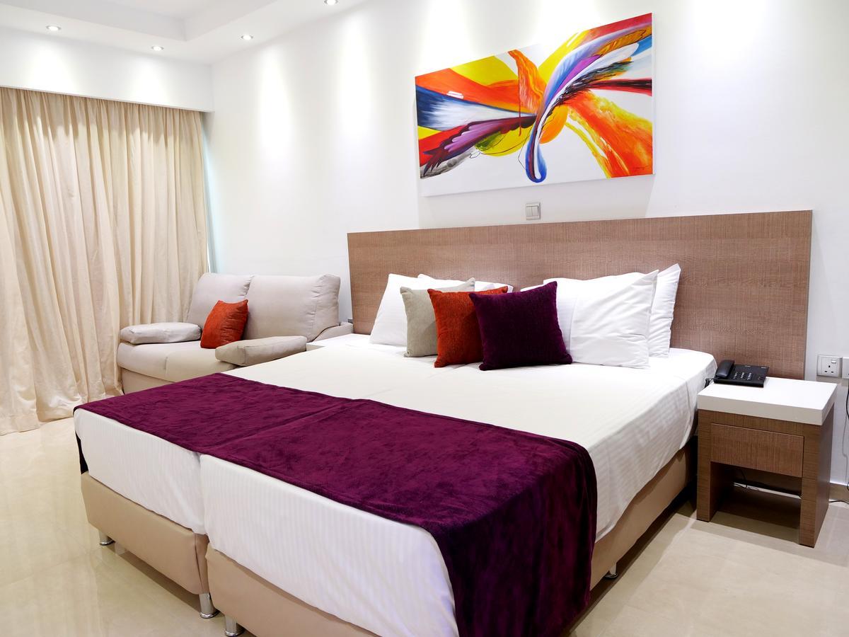 Habitación Familiar Superior con vistas al mar (2 adultos + 2 niños)