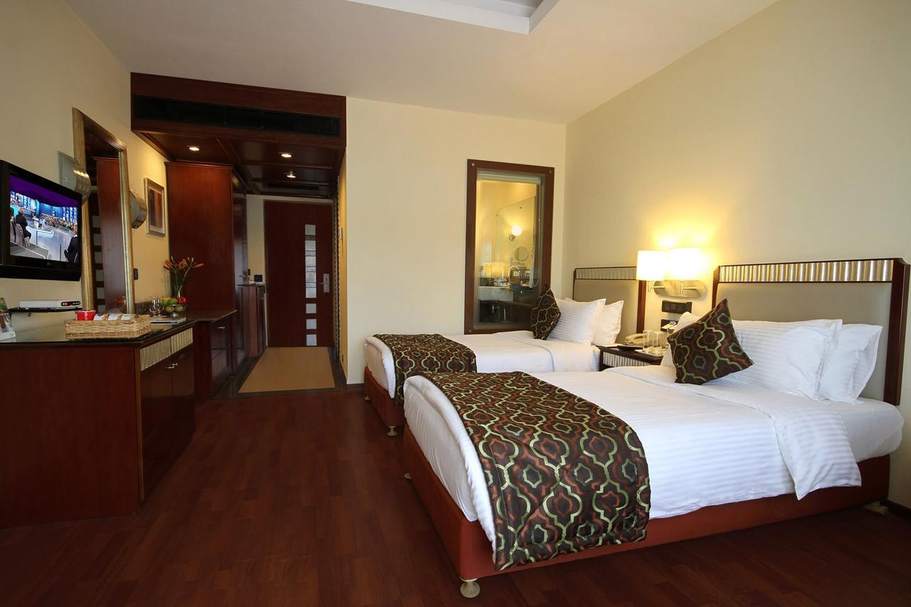 Deluxe Twin Room with 15% Discount on Food and Soft Beverages,Spa(with Prior reservation) and Laundry,Complimentary Happy Hours with 1+1 offer(available from 6:00 PM till 8:00 PM )