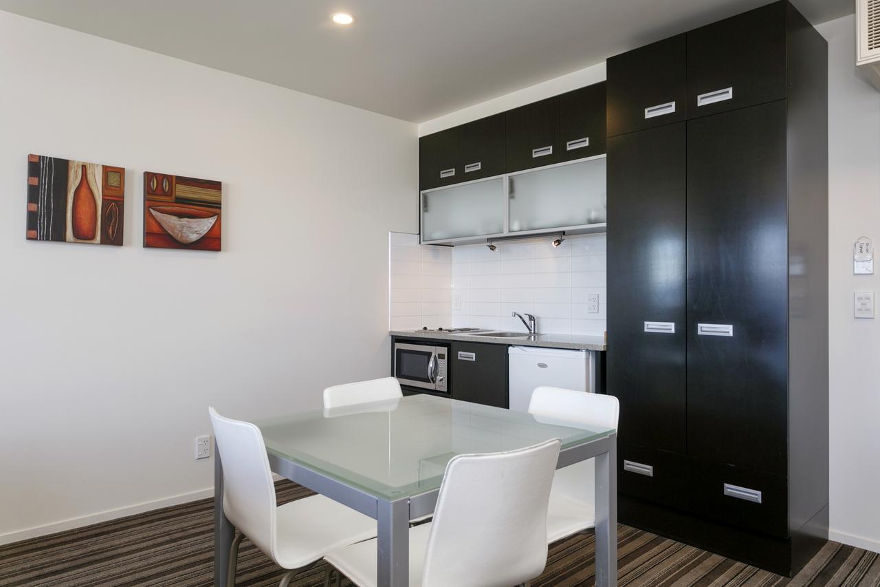 Luxury Studio with Lake View