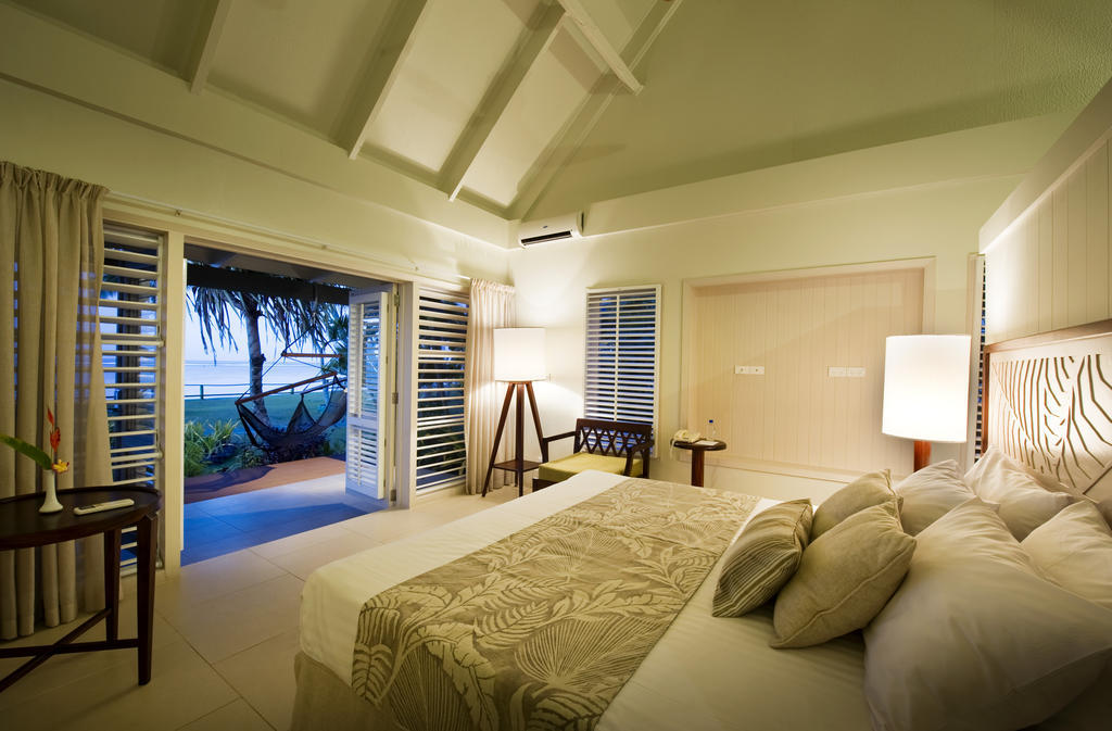 Deluxe Beach Front Bure