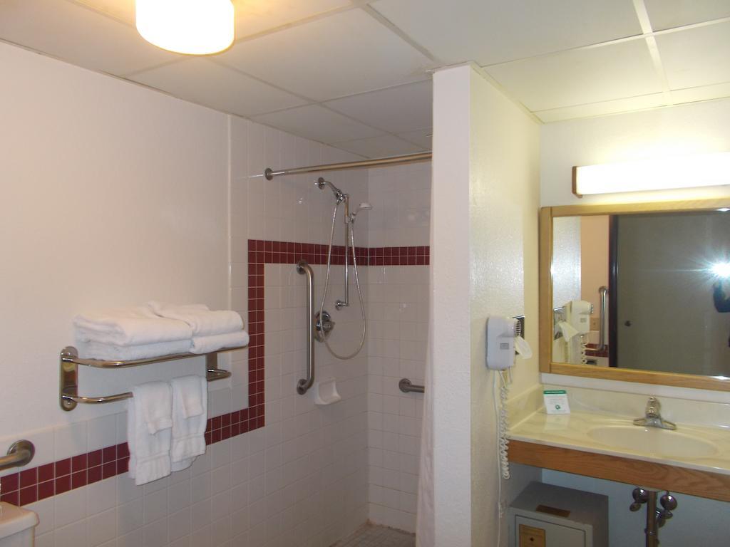 Queen Room with Sofa Bed - Disability Access/Non-Smoking